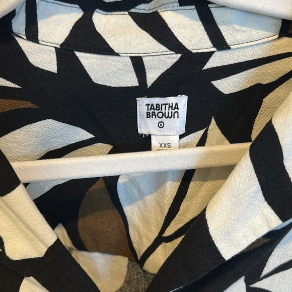 Tabitha Brown black/brown/white leaf print short sleeve belted jumpsuit size XXS - Picture 2 of 3